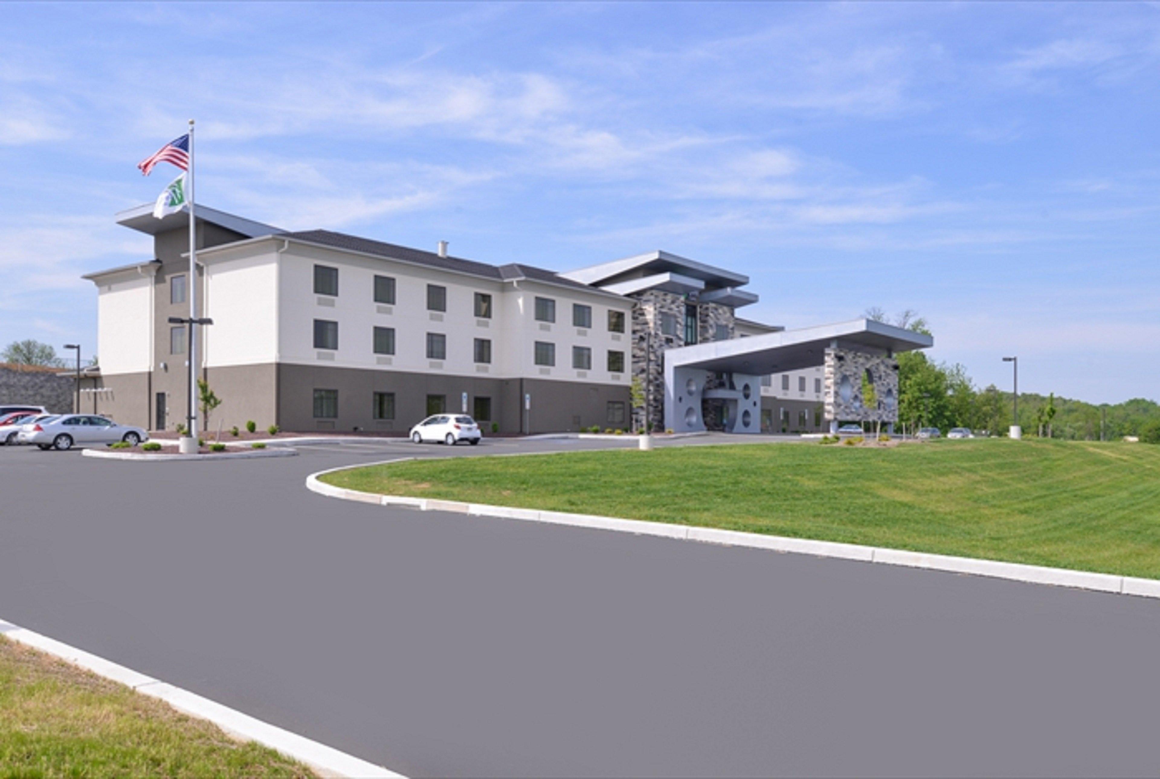 Holiday Inn Express & Suites Shippensburg By Ihg Exteriör bild