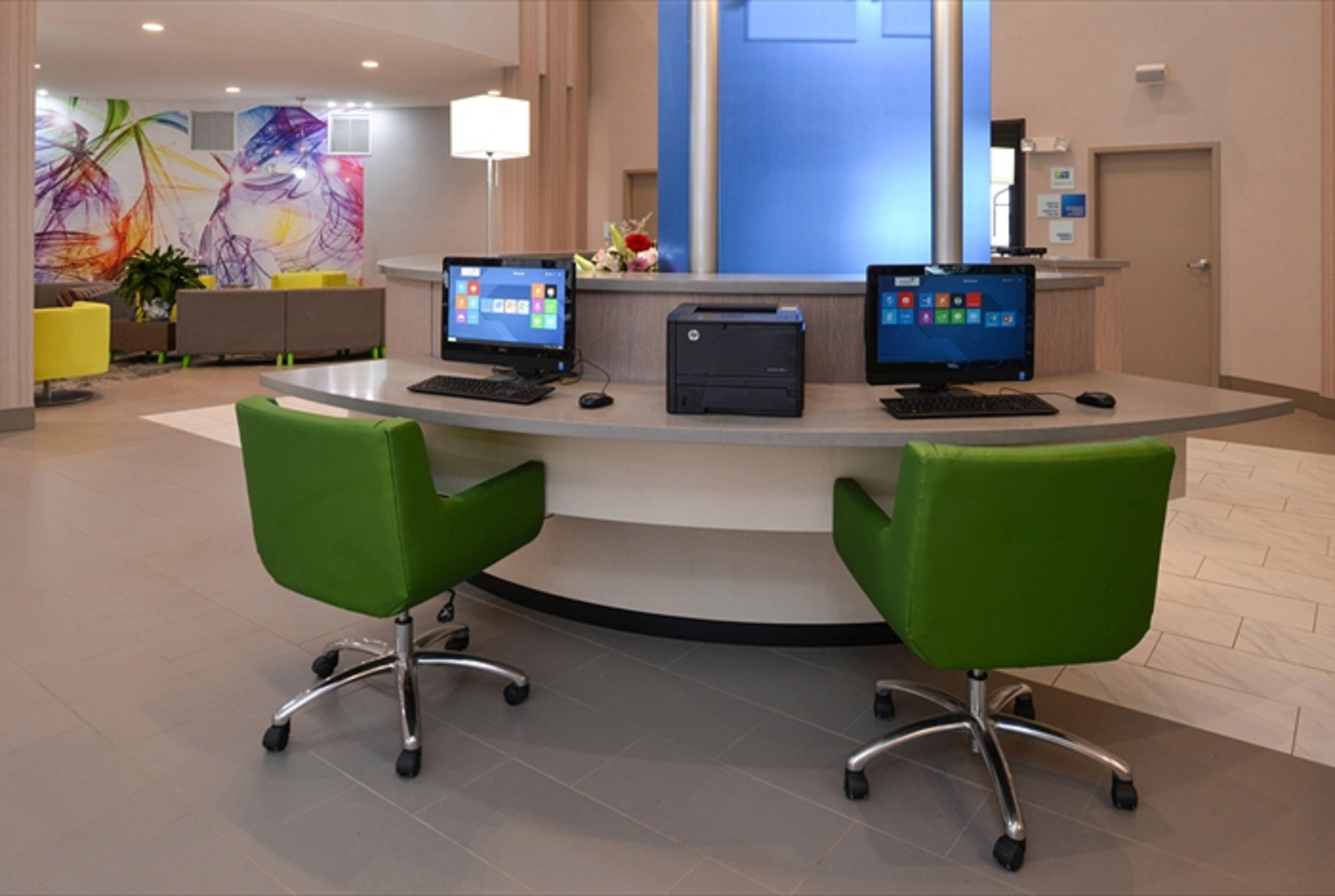 Holiday Inn Express & Suites Shippensburg By Ihg Exteriör bild