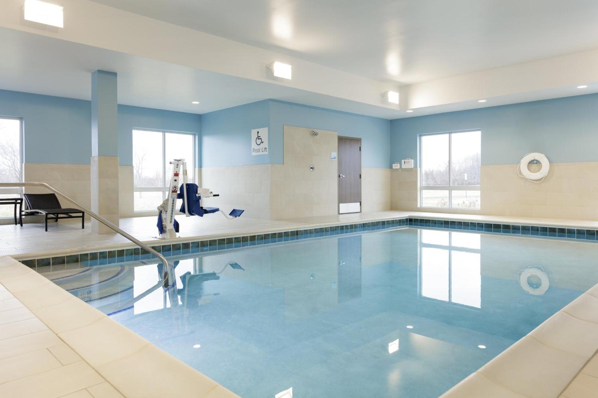 Holiday Inn Express & Suites Shippensburg By Ihg Exteriör bild