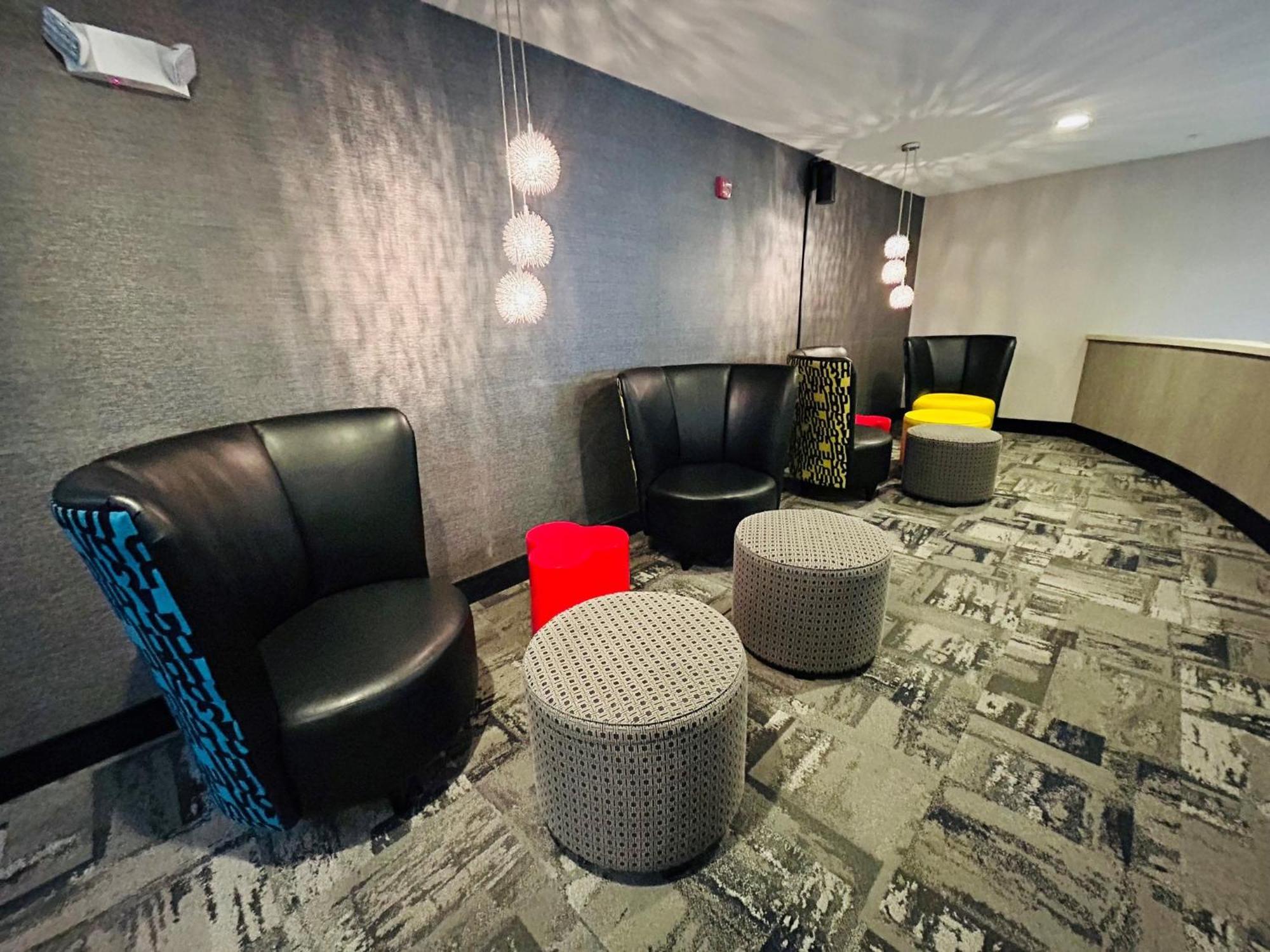 Holiday Inn Express & Suites Shippensburg By Ihg Exteriör bild