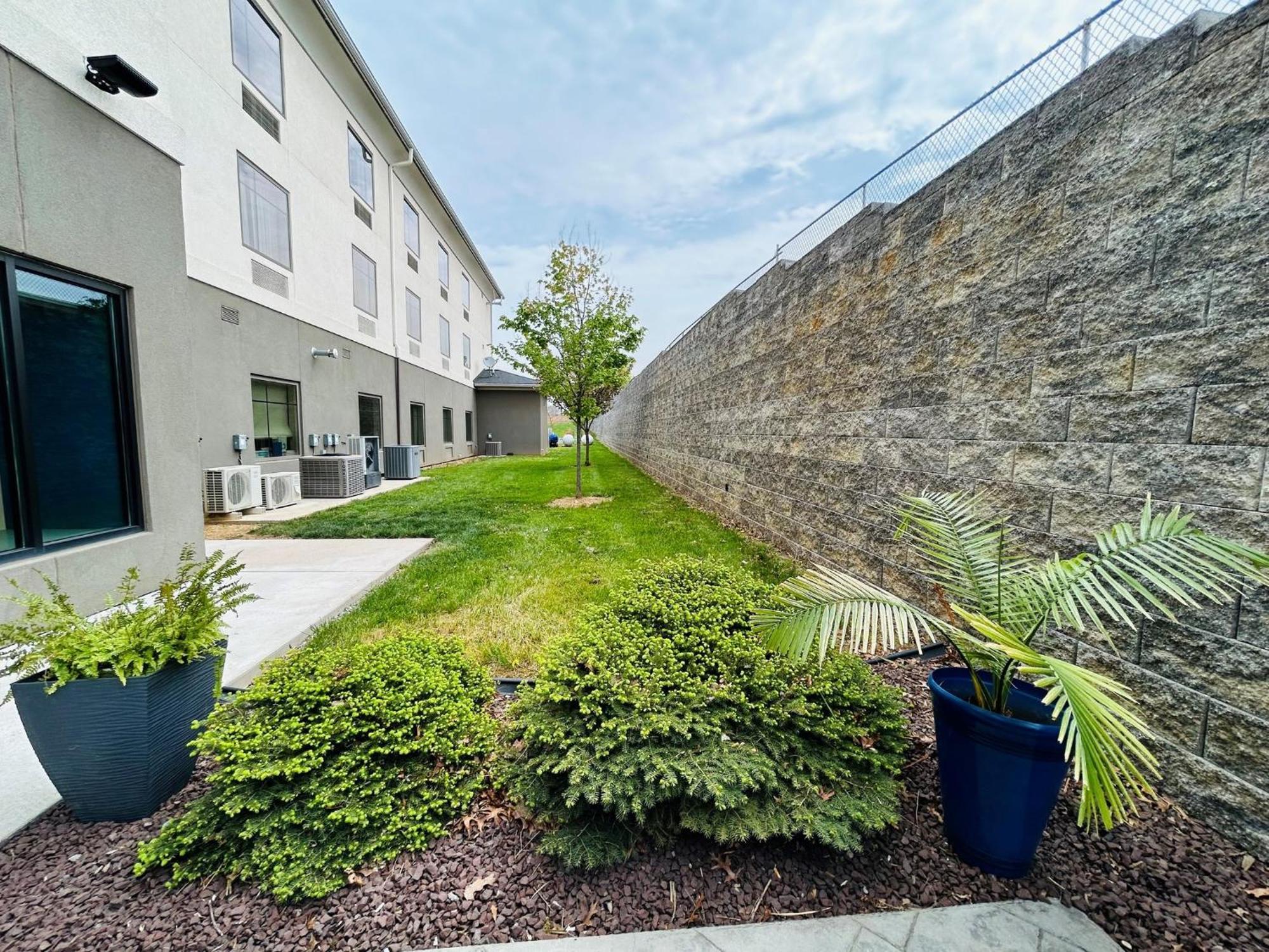 Holiday Inn Express & Suites Shippensburg By Ihg Exteriör bild