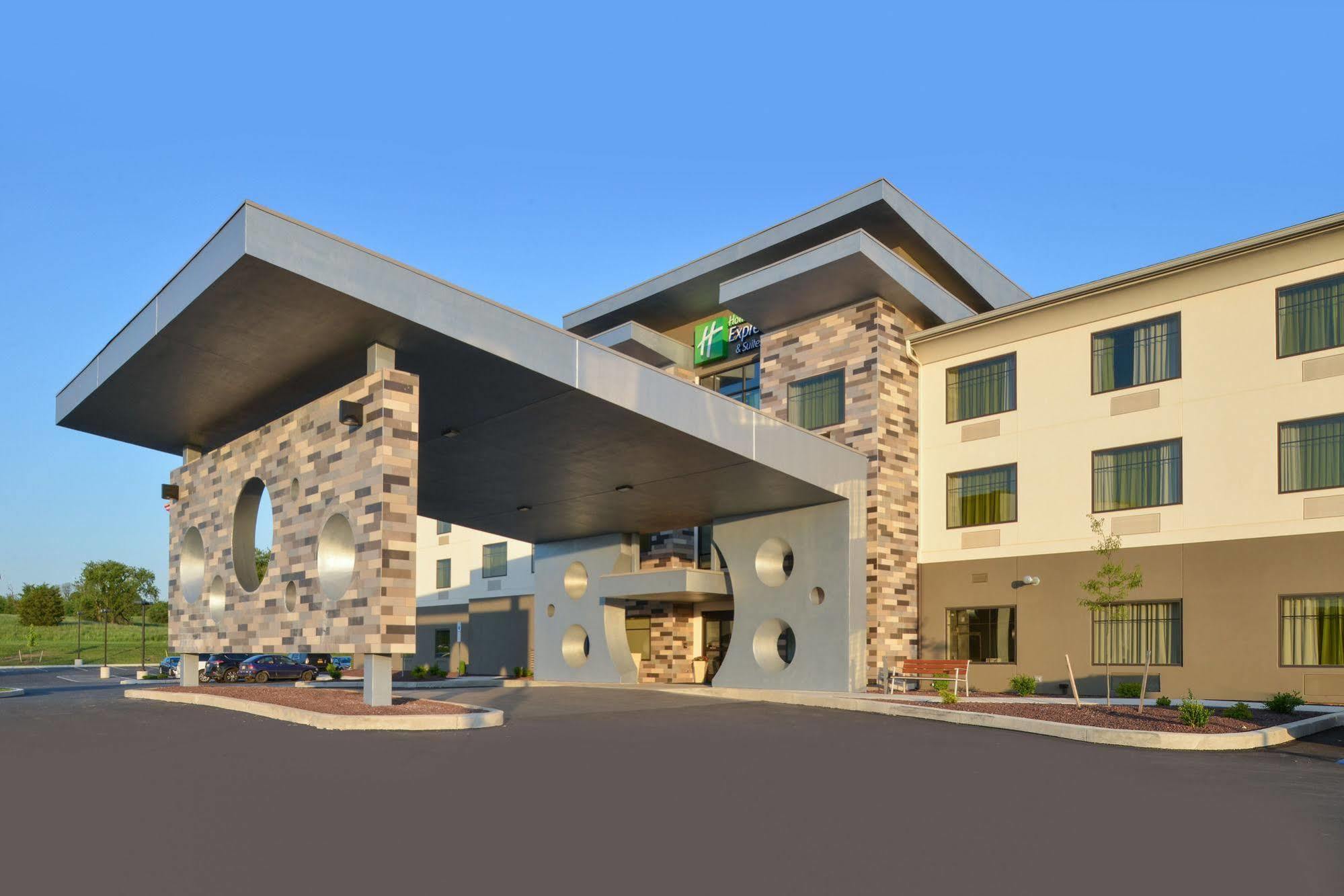 Holiday Inn Express & Suites Shippensburg By Ihg Exteriör bild
